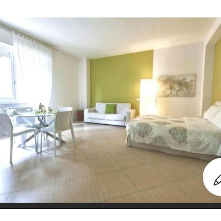 Centro Citta Train Station Apartment Bergamo Bagian luar foto