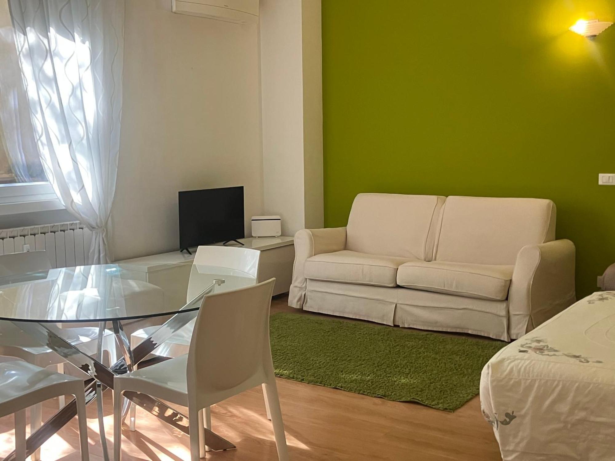 Centro Citta Train Station Apartment Bergamo Bagian luar foto