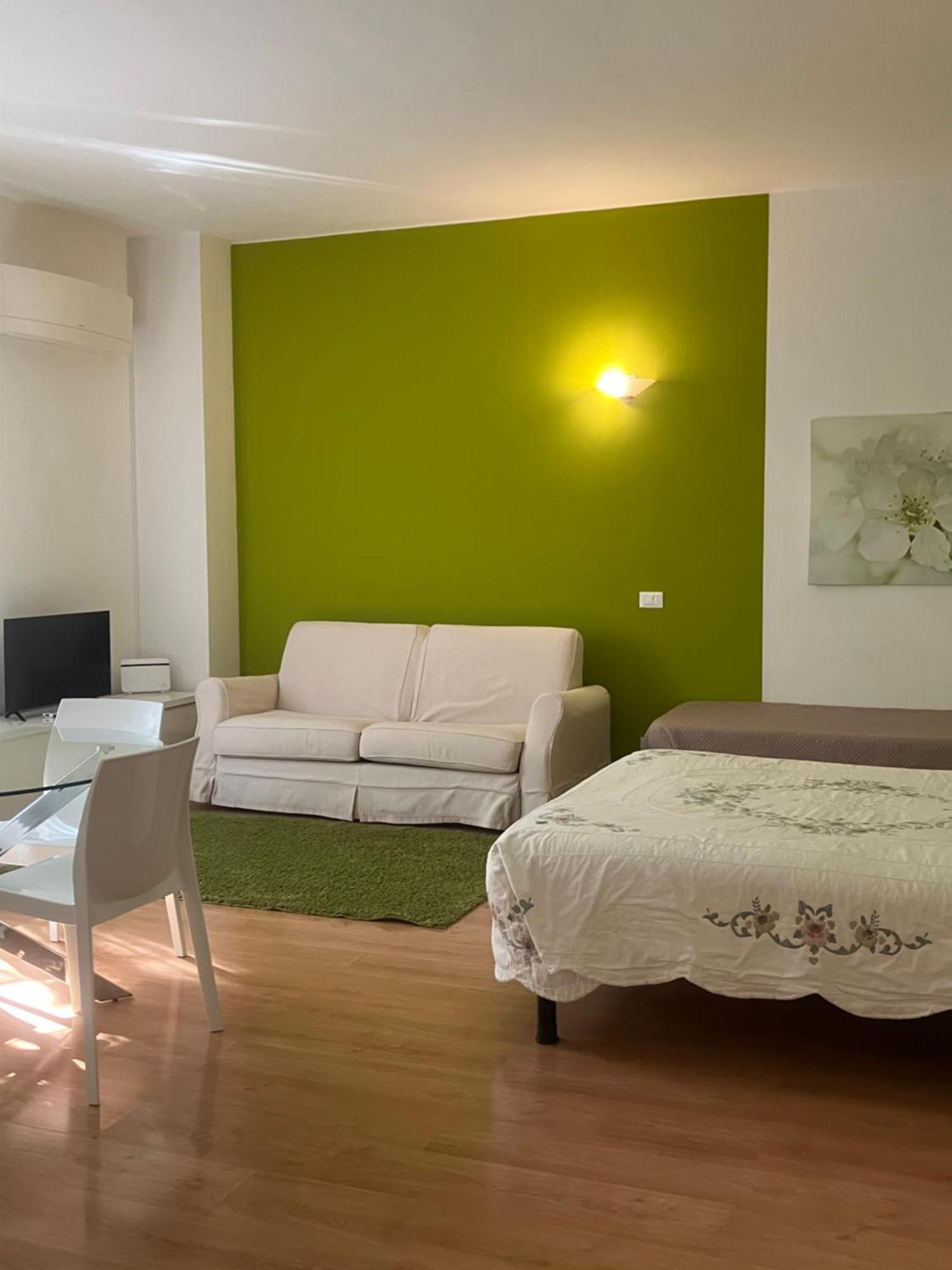 Centro Citta Train Station Apartment Bergamo Bagian luar foto