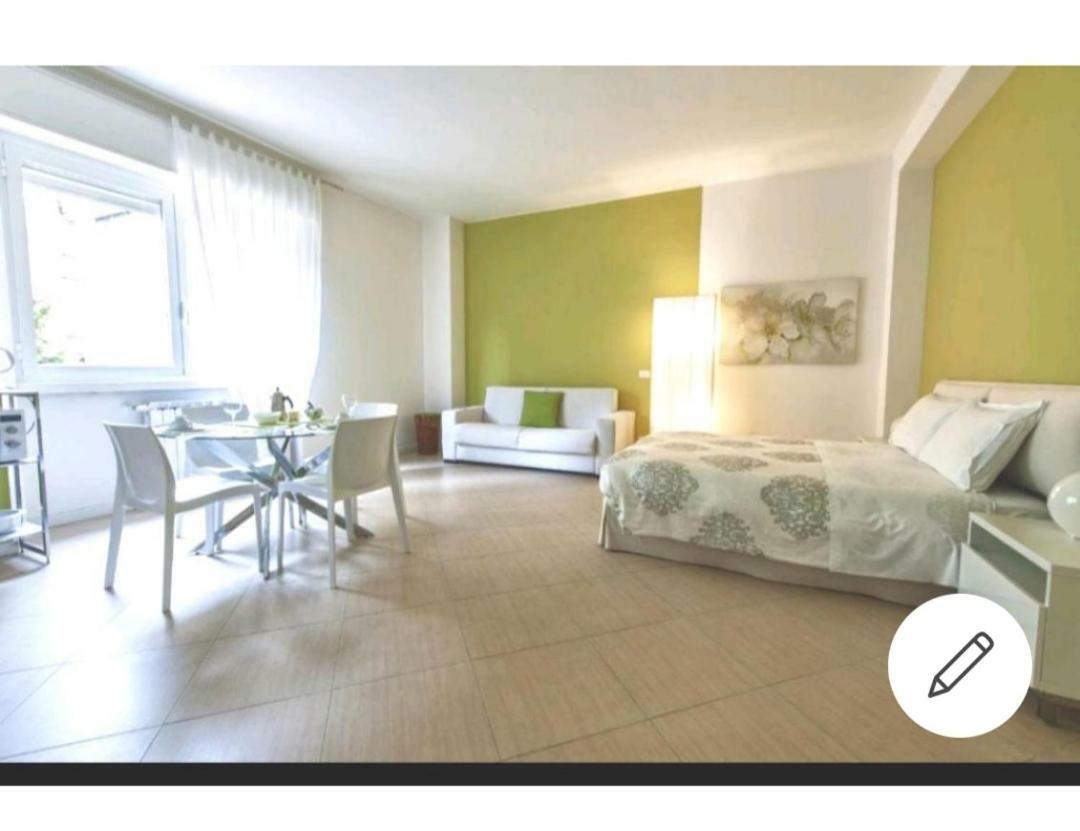 Centro Citta Train Station Apartment Bergamo Bagian luar foto