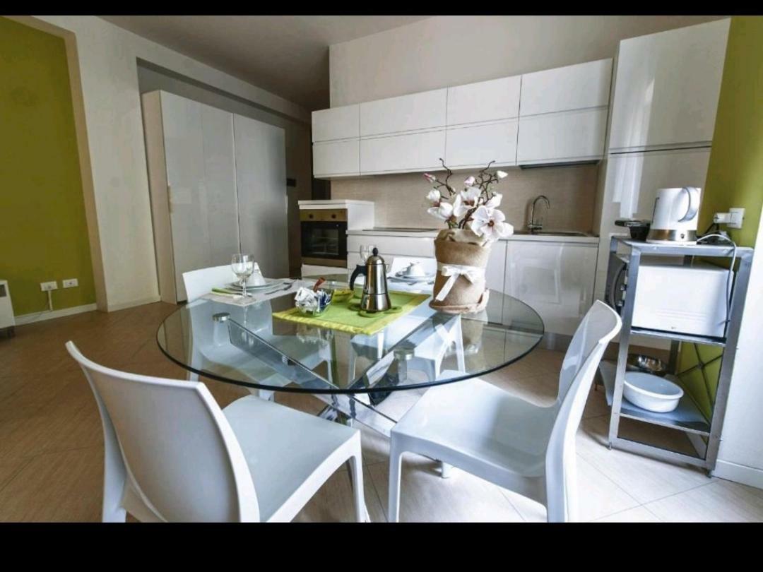 Centro Citta Train Station Apartment Bergamo Bagian luar foto