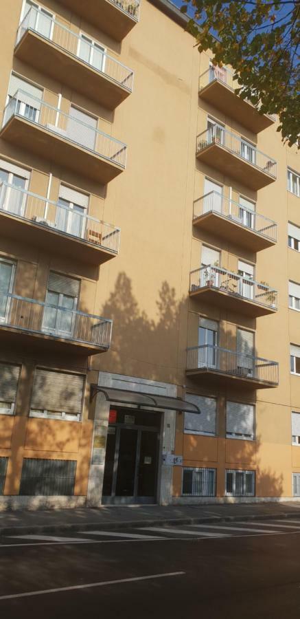 Centro Citta Train Station Apartment Bergamo Bagian luar foto